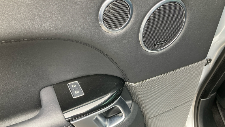 Land Rover Range Rover Sport 3.0 D300 HSE Silver 5dr Auto Diesel Estate